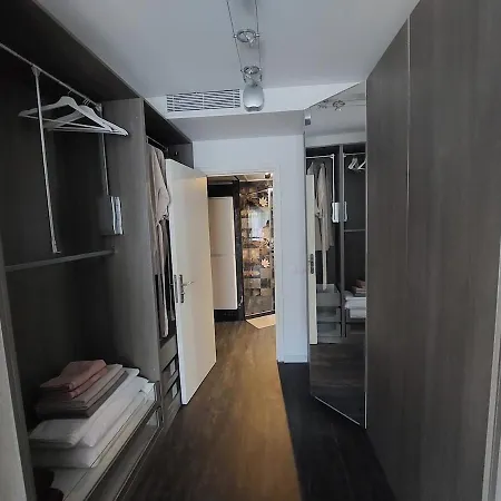 Luxury In - *