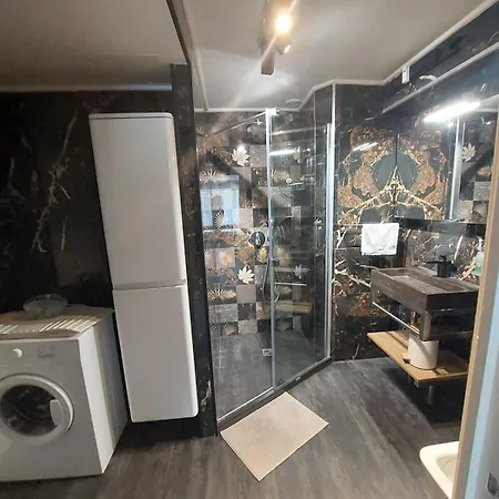 Luxurious Luxury In - Apartment